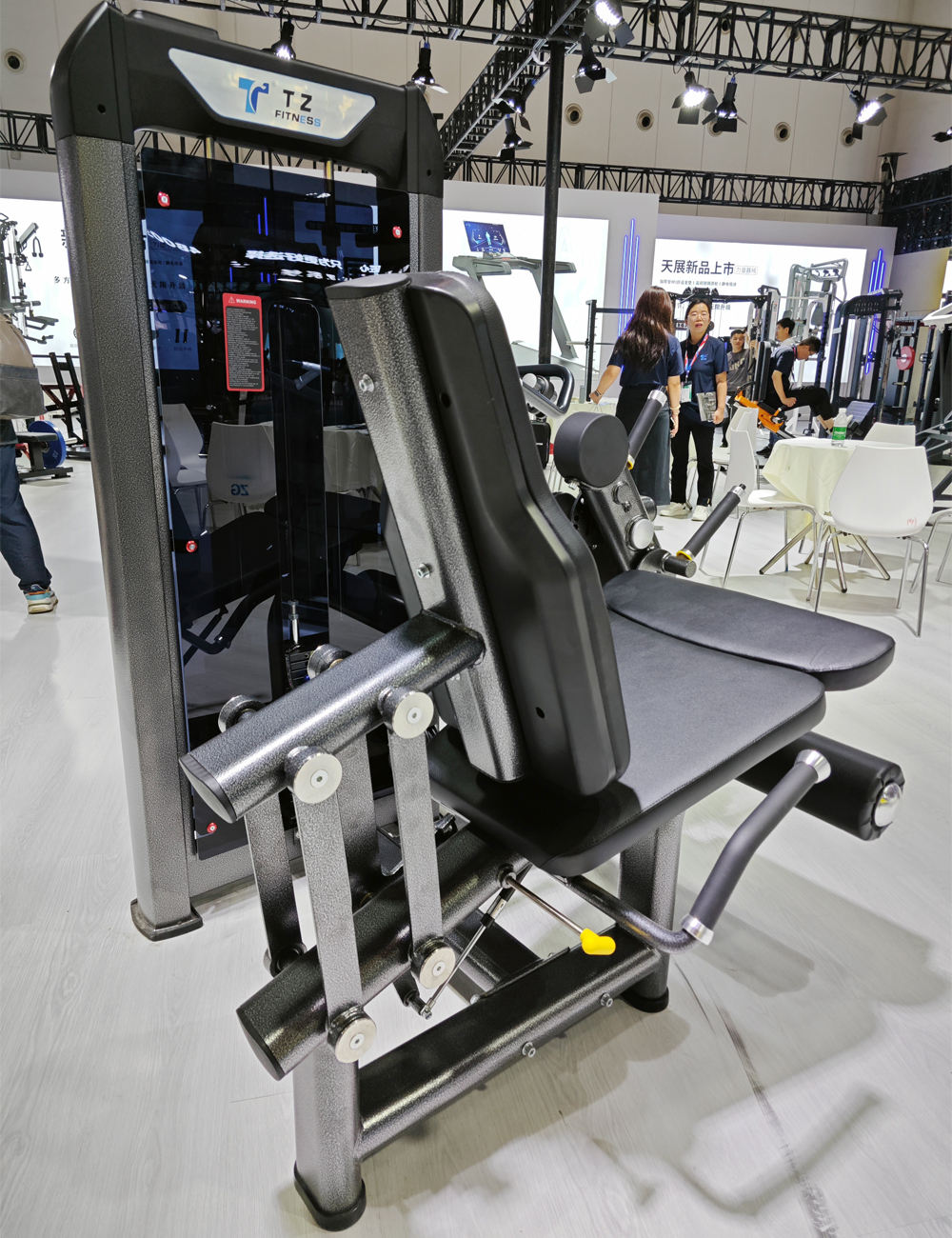 Commercial Pin-Loaded Seated Leg Extension Machine - Professional Gym Equipment